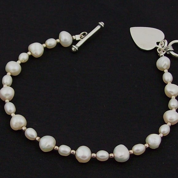 Pearl Toggle Bracelet w/Heart Charm - Picture 3 of 3
